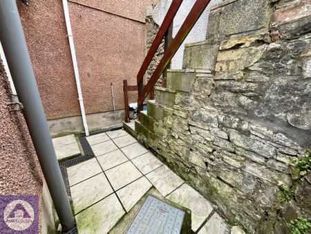 2 bedroom terraced house to rent - Photo 4