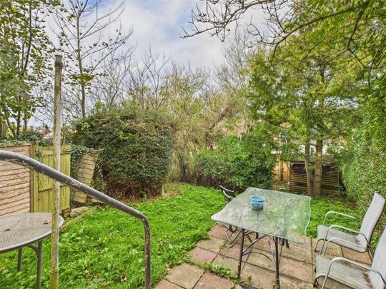 5 bedroom semi-detached house to rent - Photo 1