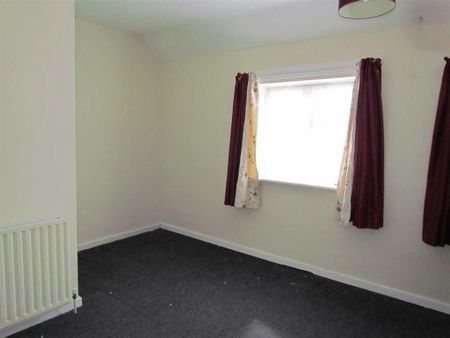 2 bedroom end of terrace house to rent - Photo 2