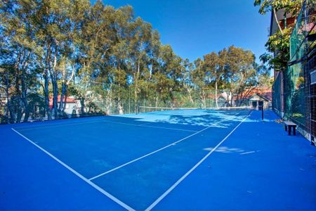 Large One-Bedroom Apartment With Tennis Court, Swimming Pool & Sauna in the Building! - Photo 4