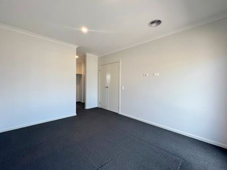 Family Living with a Twist - Photo 3