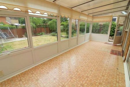 Dunstall Road, Barton Le Clay, Bedfordshire, MK45 - Photo 2