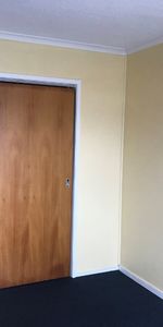 A lovely one bedroom unit on the second floor in a block of units located on a private tree lined cul-de-sac within a walking distance to Hamilton City. - Photo 4