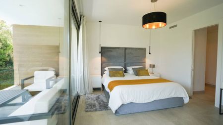 5 bedroom luxury Villa for rent in Estepona, Andalusia - Photo 2