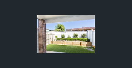 Spacious & Stylish 5 Bedroom Duplex - Photo 4