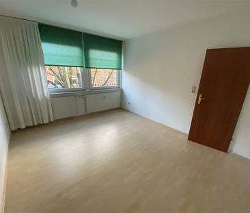 Gut geschnittene 3-Zimmerwohnung mit sanierten Badezimmer zu vermieten - Photo 2