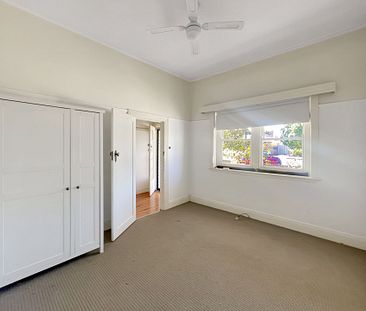 1011 Macathur Street, Lake Wendouree - Photo 3