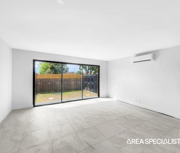 Brand New Modern 4-Bedroom Family Home in Prime Cranbourne Location! - Photo 5