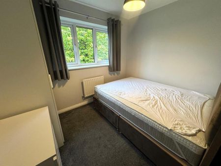 4 bedroom detached house to rent - Photo 5