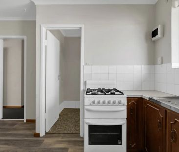 “A Sunlit Blend of Character, Comfort & Lifestyle.” - Photo 5