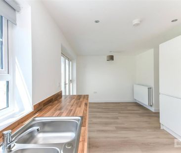4 bedroom detached house to rent - Photo 1
