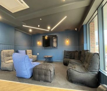 Bronze Studio - Photo 3