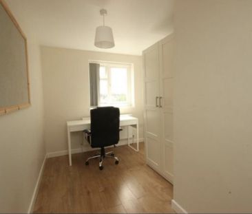 6 bedroom semi-detached house to rent - Photo 3