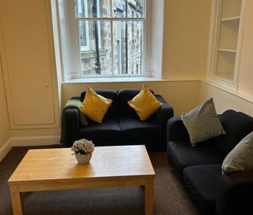 3 bedroom flat to rent - Photo 3