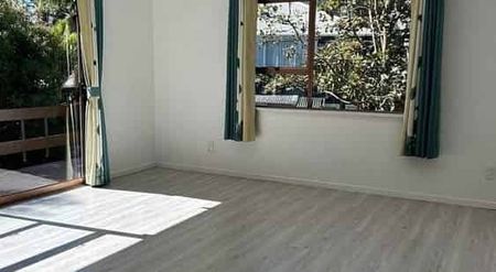 Comfy Remuera 4 Beds House Top School Zone - Photo 4