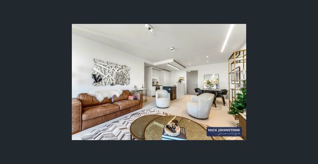 Position Perfect Two Bedroom Fully Furnished Luxury Apartment - Photo 1