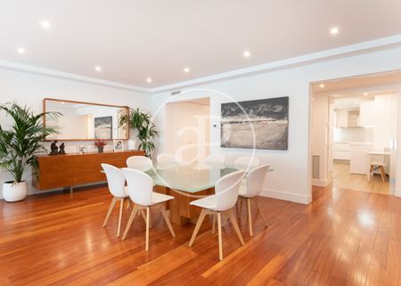 Flat for rent in Poeta Joan Maragall. - Photo 2