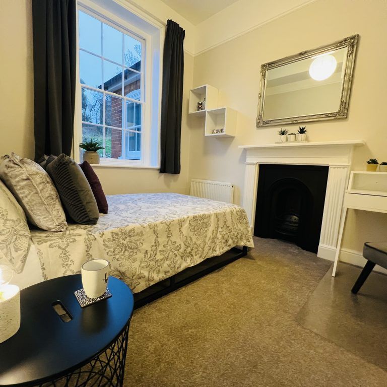 BEDROOM 6 – SMALL DOUBLE ENSUITE - Photo 1