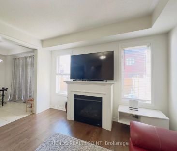 Condo Townhouse For Lease | E9233655 - Photo 3