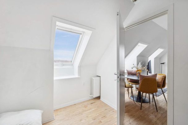 Lækker lys lejlighed med elevator - Photo 1