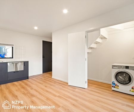 10 Dallas Lane , Caversham - Photo 4