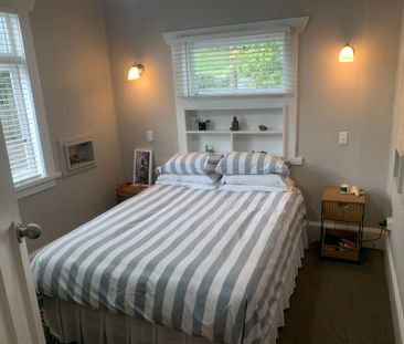 Cozy Two Bedroom Unit On Bluff Hill - Photo 4