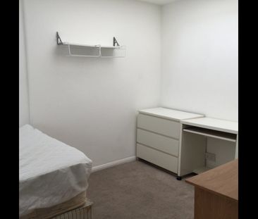 4 Bed Terraced House, Hanover St, BN2 - Photo 3