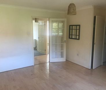 2 Bed Flat, Goodmayes, IG3 - Photo 6