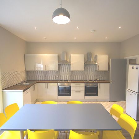 8 bedroom detached house to rent - Photo 3