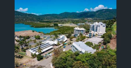 Stunning 3-Bedroom Fully Furnished Unit with Water Views in Airlie Beach - Photo 5