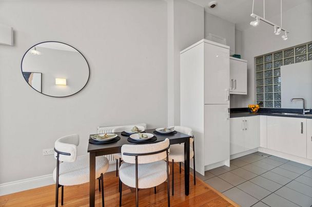 2 bedroom flat to rent - Photo 1