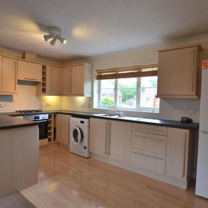 1 bedroom coach house to rent - Photo 1
