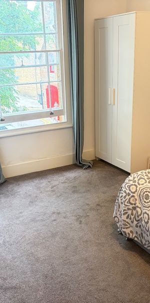 Room in a Shared House, Very Near St Marys Church Area, W5 - Photo 1