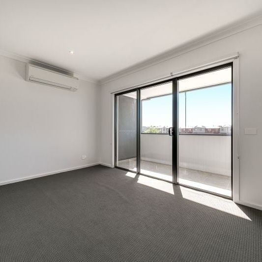 6/1 Village Way Pakenham VIC - Photo 1