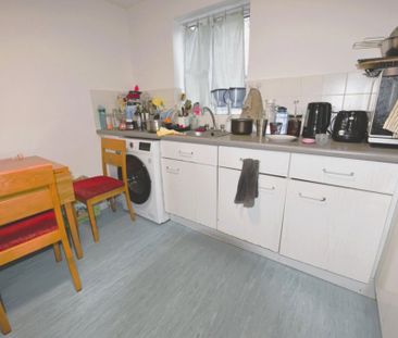 2 bedroom Flat in Flat 20, Leeds - Photo 3