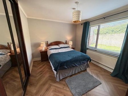 8 Vaddegan Road, Newtownabbey, BT36 7SW - Photo 4
