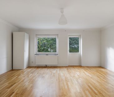 Lindholmsbacken, Skärholmen - Photo 6