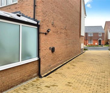3 bedroom semi-detached house to rent - Photo 3