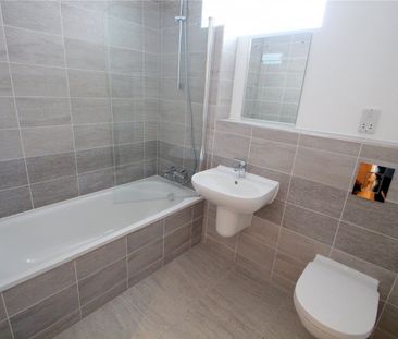 Coronation Court, - Photo 2