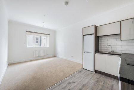 Studio to rent - Photo 3