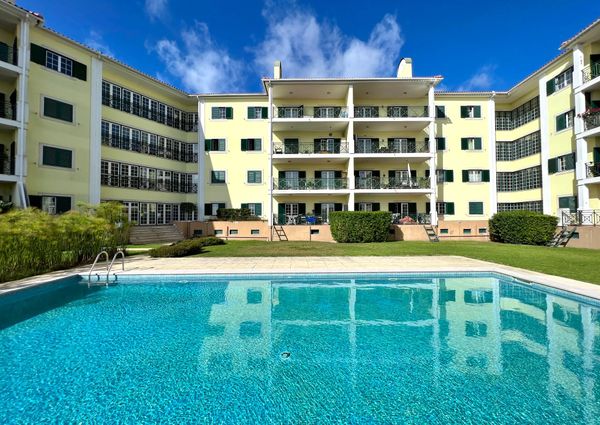 APARTAMENTO T2 REMODELADO - QUINTA BELOURA COM TERRAÇO E PISCINA