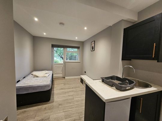 Studio Flat, Claremont Road, HA3 - Photo 1