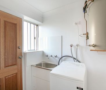 Cosy, Lovely Two Bedroom Unit - Photo 2
