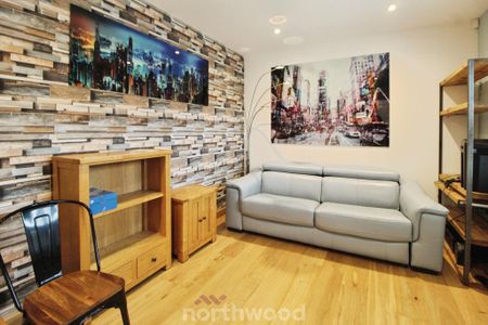 3 bedroom detached house to rent - Photo 2