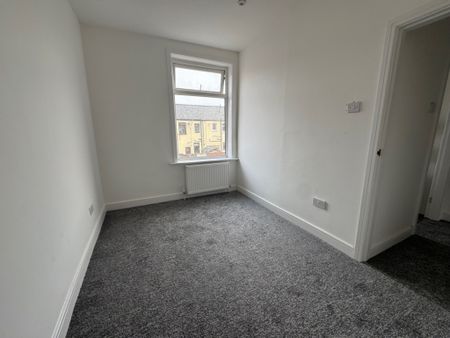 2 Bedroom Terraced House - Photo 3