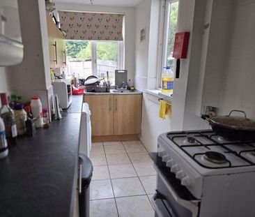 3 bedroom semi-detached house to rent - Photo 6