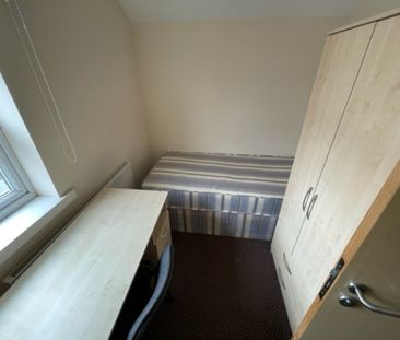 4 Bed Student Accommodation - Photo 3