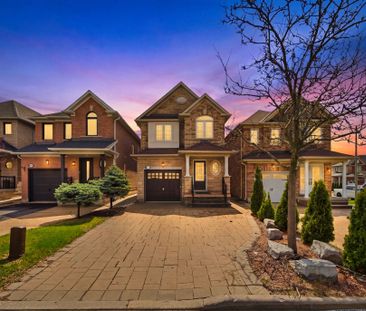 For Lease - 212 Venice Gate Drive, Vaughan, Ontario - Photo 6