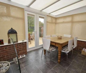 Market Manor, Acle, NR13 - Photo 2