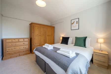 1 Bed, House - Photo 3